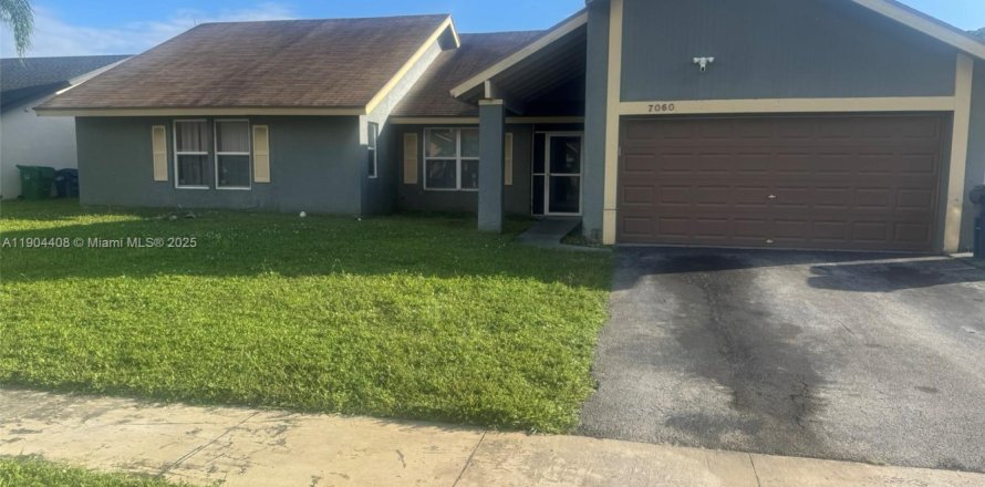 Villa ou maison à Lauderhill, Floride 3 chambres, 198.81 m2 № 1956057