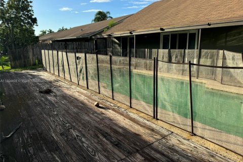 Villa ou maison à vendre à Lauderhill, Floride: 3 chambres, 198.81 m2 № 1956057 - photo 17