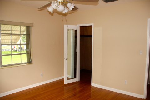 Villa ou maison à louer à Miami Springs, Floride: 3 chambres, 152.08 m2 № 2254731 - photo 18
