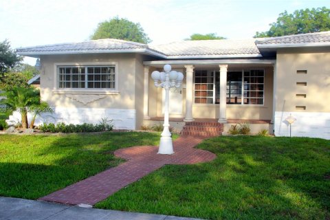 Villa ou maison à Miami Springs, Floride 3 chambres, 152.08 m2 № 2254731