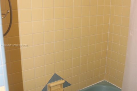 Villa ou maison à louer à Miami Springs, Floride: 3 chambres, 152.08 m2 № 2254731 - photo 20