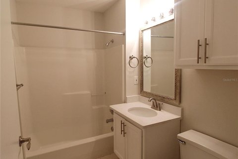 Condominio en alquiler en Sarasota, Florida, 2 dormitorios, 92.9 m2 № 1884019 - foto 11