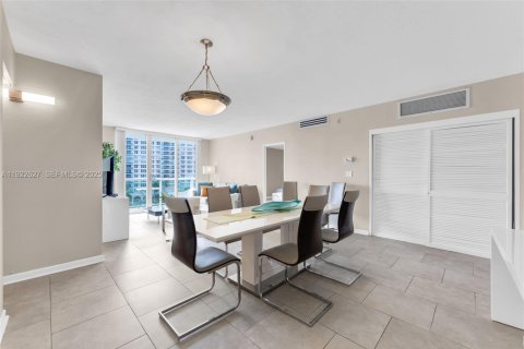 Condominio en venta en Hollywood, Florida, 2 dormitorios, 109.25 m2 № 1982450 - foto 9