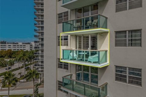 Condominio en venta en Hollywood, Florida, 2 dormitorios, 109.25 m2 № 1982450 - foto 7