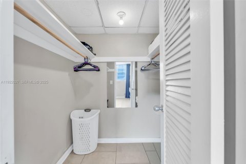 Condominio en venta en Hollywood, Florida, 2 dormitorios, 109.25 m2 № 1982450 - foto 22