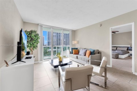 Condominio en venta en Hollywood, Florida, 2 dormitorios, 109.25 m2 № 1982450 - foto 12