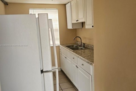 House in Fort Lauderdale, Florida 1 bedroom № 1891360 - photo 3