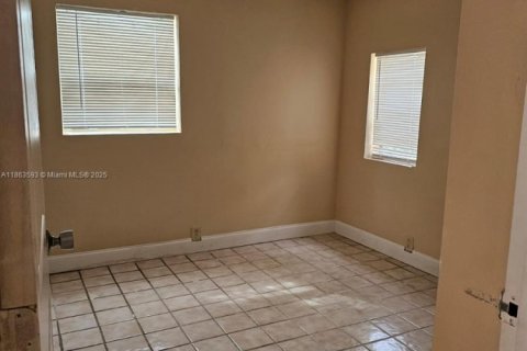 House in Fort Lauderdale, Florida 1 bedroom № 1891360 - photo 11