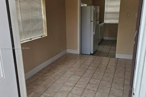 House in Fort Lauderdale, Florida 1 bedroom № 1891360 - photo 4