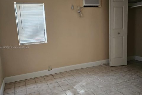 House in Fort Lauderdale, Florida 1 bedroom № 1891360 - photo 6