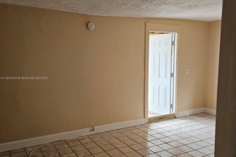 House in Fort Lauderdale, Florida 1 bedroom № 1891360 - photo 9