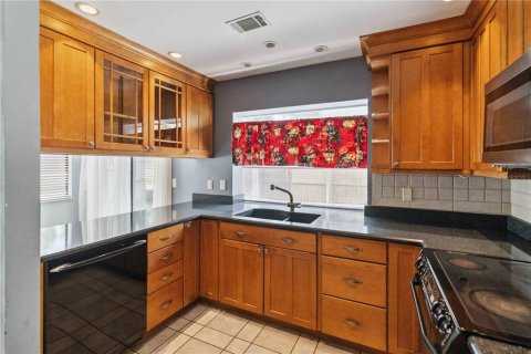 Снять в аренду виллу или дом в Лонгвуд, Флорида 3 спальни, 181.35м2, № 1854106 - фото 7