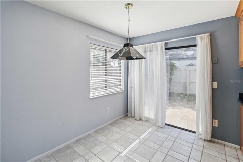 Снять в аренду виллу или дом в Лонгвуд, Флорида 3 спальни, 181.35м2, № 1854106 - фото 10