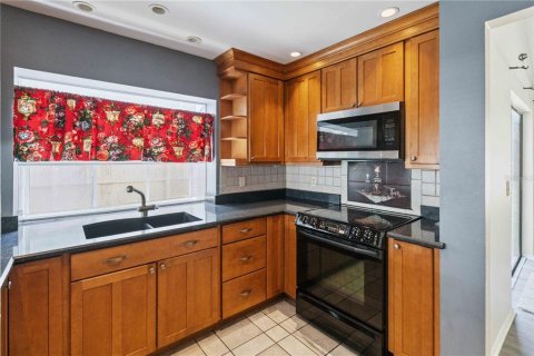 Снять в аренду виллу или дом в Лонгвуд, Флорида 3 спальни, 181.35м2, № 1854106 - фото 9