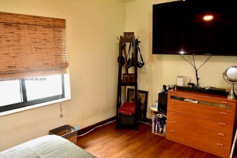 Casa en venta en Miami, Florida, 2 dormitorios, 88.44 m2 № 1985152 - foto 9