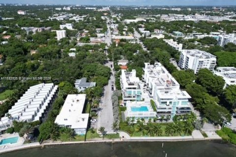 Casa en venta en Miami, Florida, 2 dormitorios, 88.44 m2 № 1985152 - foto 3