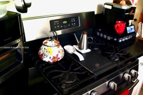 Casa en venta en Miami, Florida, 2 dormitorios, 88.44 m2 № 1985152 - foto 13