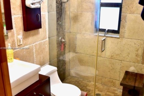 Casa en venta en Miami, Florida, 2 dormitorios, 88.44 m2 № 1985152 - foto 8