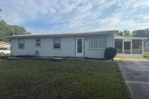 Villa ou maison à Ocklawaha, Floride 3 chambres, 98.1 m2 № 2123128