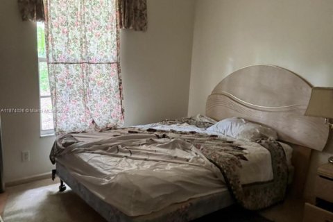 House in Royal Palm Beach, Florida 3 bedrooms, 173.45 sq.m. № 1928767 - photo 13