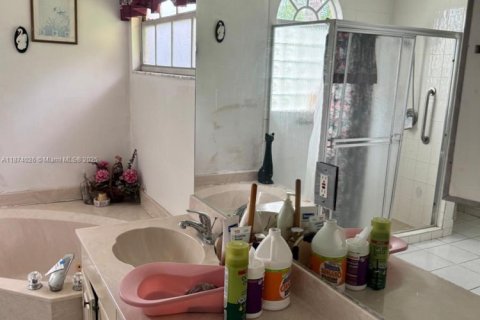 House in Royal Palm Beach, Florida 3 bedrooms, 173.45 sq.m. № 1928767 - photo 15