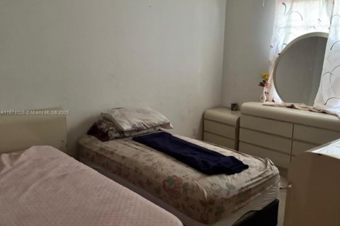 House in Royal Palm Beach, Florida 3 bedrooms, 173.45 sq.m. № 1928767 - photo 10