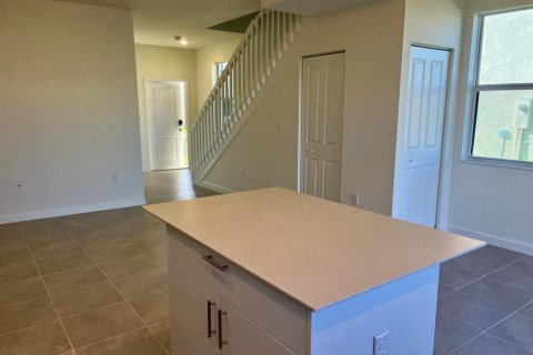 Townhouse in Homestead, Florida 3 bedrooms, 123.37 sq.m. № 2084182 - photo 13