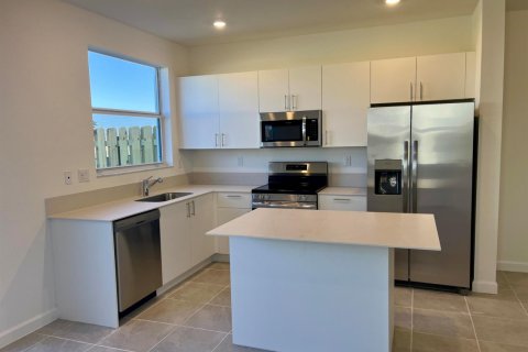 Townhouse in Homestead, Florida 3 bedrooms, 123.37 sq.m. № 2084182 - photo 9