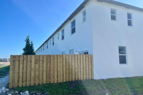 Townhouse in Homestead, Florida 3 bedrooms, 123.37 sq.m. № 2084182 - photo 4