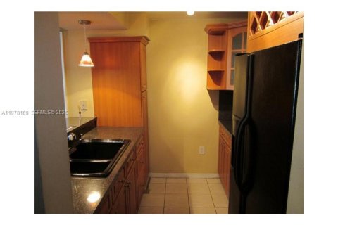 Condo in Miami, Florida, 2 bedrooms  № 2041881
