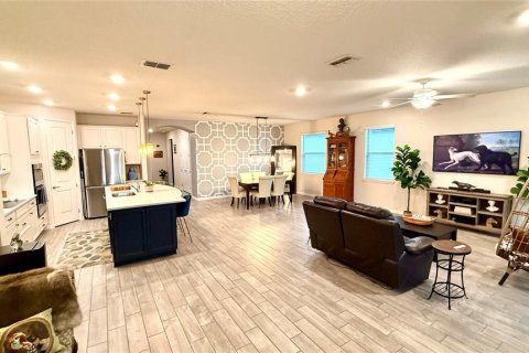 House in Riverview, Florida 3 bedrooms, 205.13 sq.m. № 1911316 - photo 14