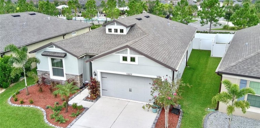 House in Riverview, Florida 3 bedrooms, 205.13 sq.m. № 1911316