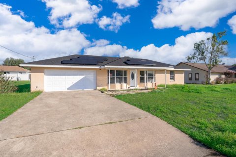 House in Ocala, Florida 3 bedrooms, 141.86 sq.m. № 2357704