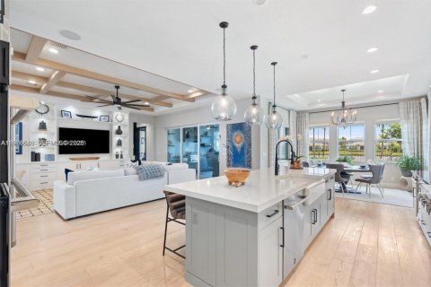 House in Palm Beach Gardens, Florida 5 bedrooms, 345.41 sq.m. № 2044395 - photo 7