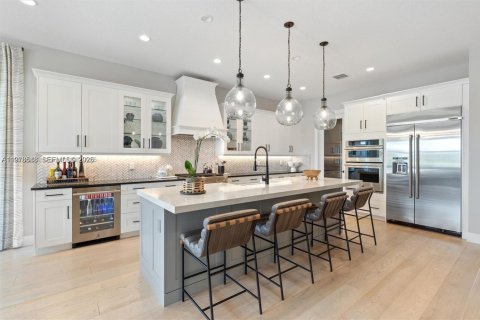 House in Palm Beach Gardens, Florida 5 bedrooms, 345.41 sq.m. № 2044395 - photo 8