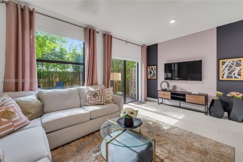 Adosado en venta en Homestead, Florida, 3 dormitorios, 129.41 m2 № 1986408 - foto 12