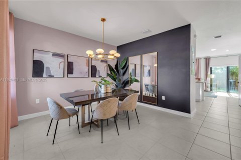 Adosado en venta en Homestead, Florida, 3 dormitorios, 129.41 m2 № 1986408 - foto 4