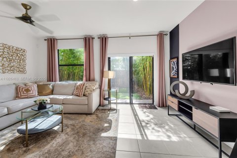 Adosado en venta en Homestead, Florida, 3 dormitorios, 129.41 m2 № 1986408 - foto 10