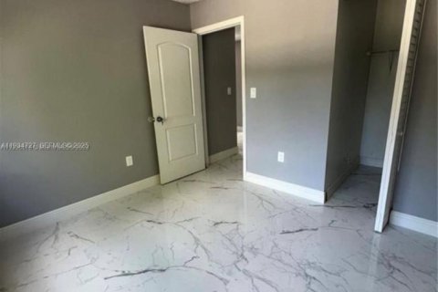 Copropriété à louer à Miami, Floride: 4 chambres, 123.56 m2 № 1992926 - photo 8