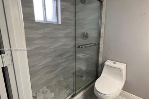 Copropriété à louer à Miami, Floride: 4 chambres, 123.56 m2 № 1992926 - photo 11