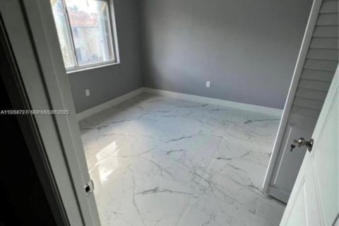 Copropriété à louer à Miami, Floride: 4 chambres, 123.56 m2 № 1992926 - photo 14