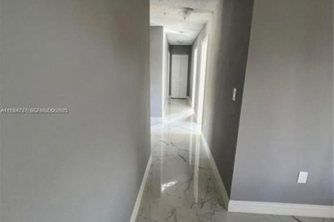 Copropriété à louer à Miami, Floride: 4 chambres, 123.56 m2 № 1992926 - photo 6