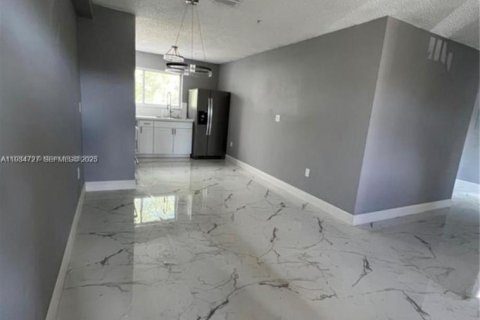 Copropriété à louer à Miami, Floride: 4 chambres, 123.56 m2 № 1992926 - photo 3