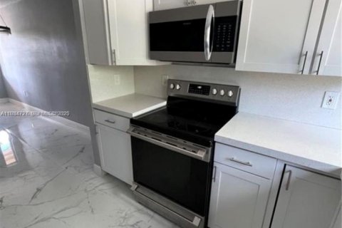 Copropriété à louer à Miami, Floride: 4 chambres, 123.56 m2 № 1992926 - photo 5