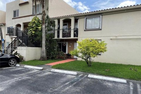 Copropriété à louer à Miami, Floride: 4 chambres, 123.56 m2 № 1992926 - photo 1