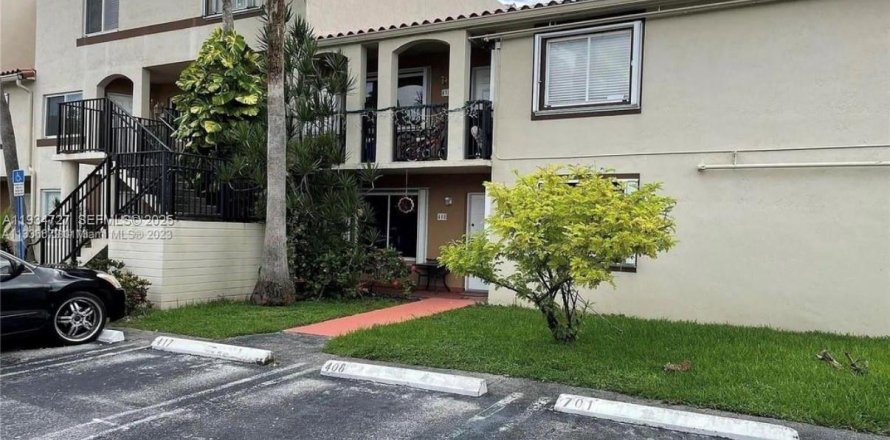 Condo à Miami, Floride, 4 chambres  № 1992926