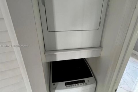 Copropriété à louer à Miami, Floride: 4 chambres, 123.56 m2 № 1992926 - photo 9