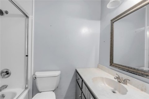 House in Port Orange, Florida 3 bedrooms, 157.47 sq.m. № 2238065 - photo 23