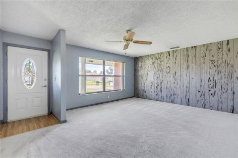 House in Port Orange, Florida 3 bedrooms, 157.47 sq.m. № 2238065 - photo 13