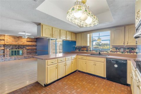 House in Port Orange, Florida 3 bedrooms, 157.47 sq.m. № 2238065 - photo 9